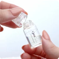 Opening Qure serum bottle, mixed_mi_3-mob